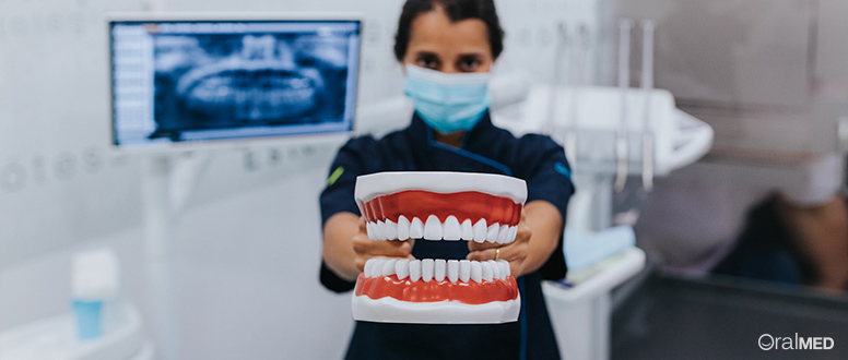 Visitas regulares ao dentista previnem problemas como a gengivite.