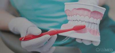 Prótese dentária: pode ser limpa com lixívia?